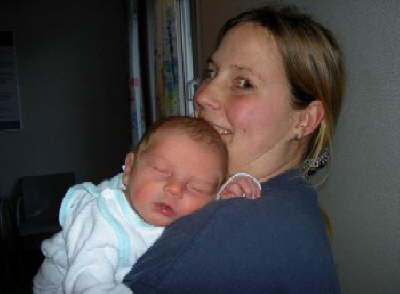 Natascha die stolze Mutter und Simon